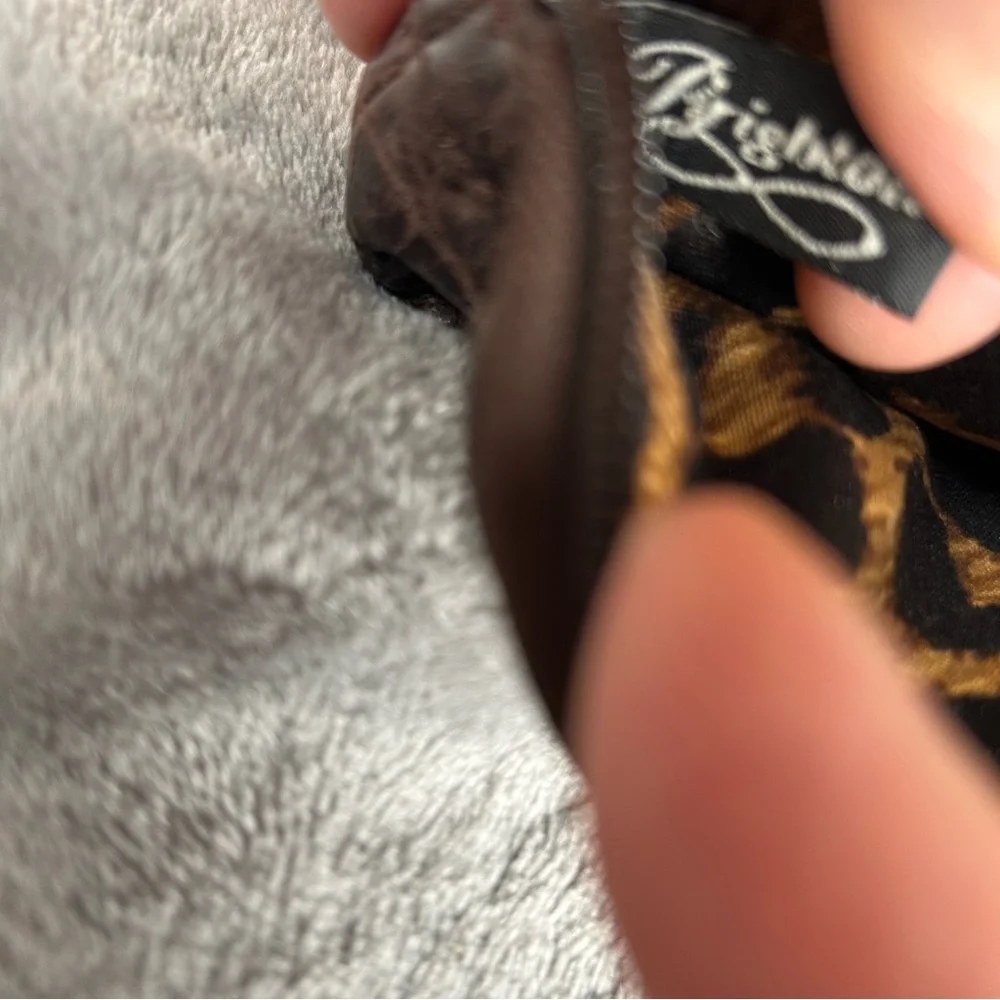 Brighton Brown Croc Embossed Leather Small Coin Purse‎ Heart on Front Zip Top